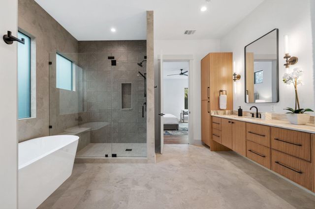 4216 Deepwoods DR, Austin, TX 78731