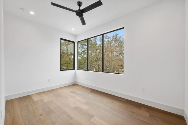 4216 Deepwoods DR, Austin, TX 78731