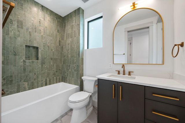4216 Deepwoods DR, Austin, TX 78731