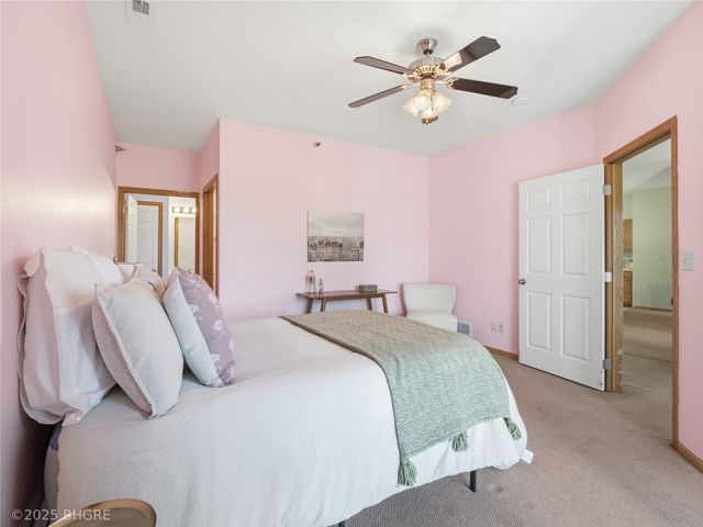 1313 SE University Avenue 105, Waukee, IA 50263