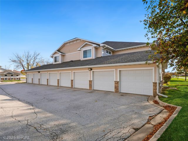 1313 SE University Avenue 105, Waukee, IA 50263