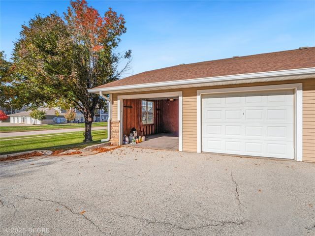 1313 SE University Avenue 105, Waukee, IA 50263