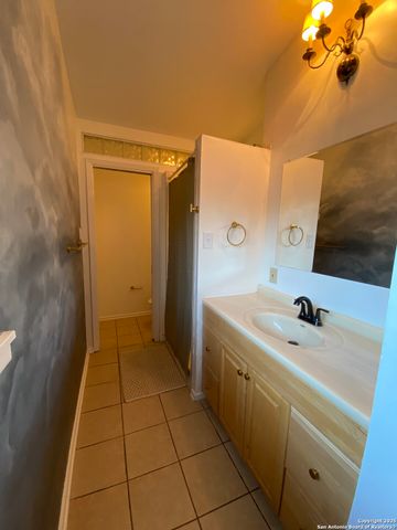 611 OBLATE DR, San Antonio, TX 78216