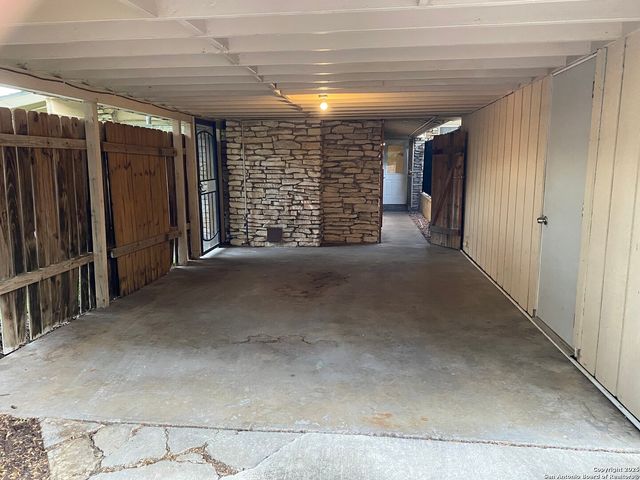 611 OBLATE DR, San Antonio, TX 78216
