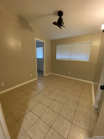 611 OBLATE DR, San Antonio, TX 78216