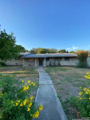 611 OBLATE DR, San Antonio, TX 78216