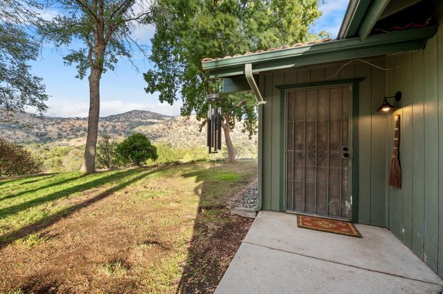 38570 Rustic Lane, Yokuts Valley, CA 93657