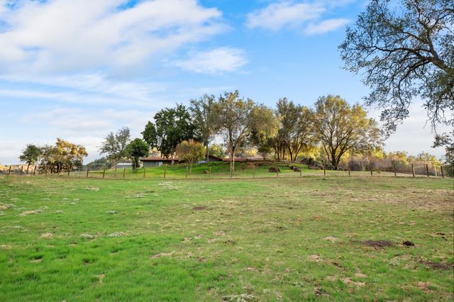 38570 Rustic Lane, Yokuts Valley, CA 93657
