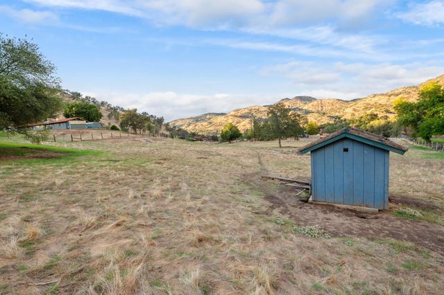 38570 Rustic Lane, Yokuts Valley, CA 93657