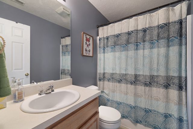 141 Shadow Glen Dr, Nashville, TN 37211