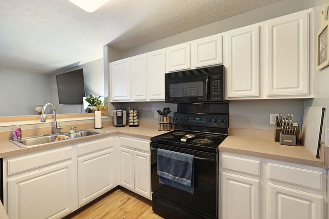 141 Shadow Glen Dr, Nashville, TN 37211