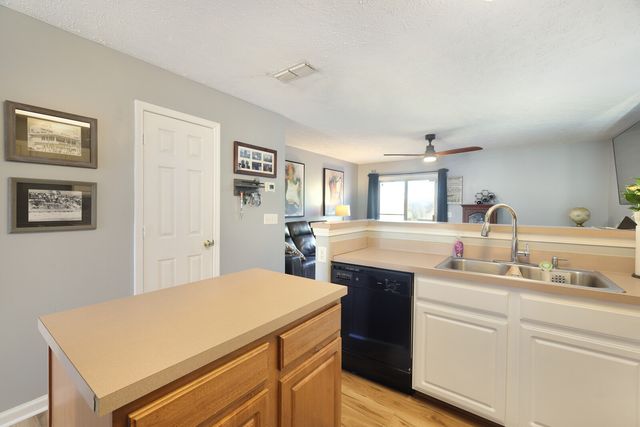 141 Shadow Glen Dr, Nashville, TN 37211