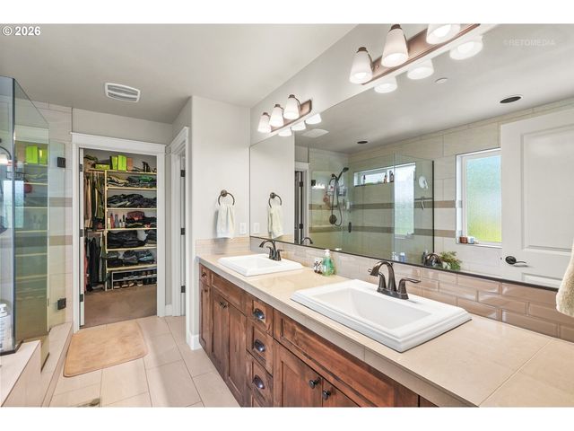 1667 Ne STILE Dr, Hillsboro, OR 97124