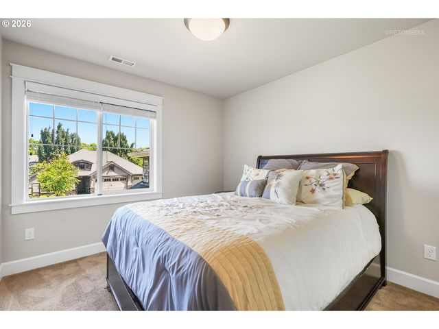 1667 Ne STILE Dr, Hillsboro, OR 97124