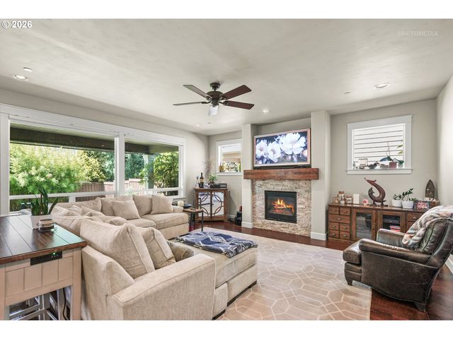 1667 Ne STILE Dr, Hillsboro, OR 97124