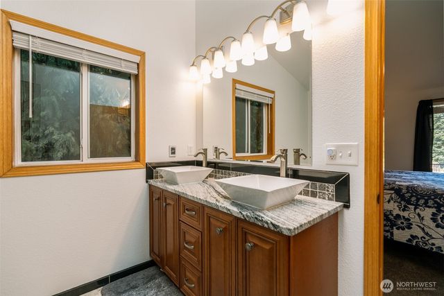 2117 Woodland Creek Street NE, Olympia, WA 98516