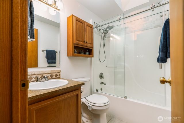 2117 Woodland Creek Street NE, Olympia, WA 98516