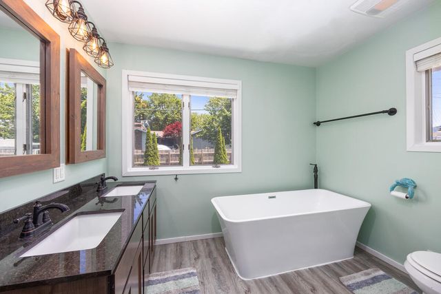 271 Glendale Avenue, Holland, MI 49423