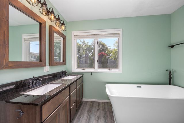 271 Glendale Avenue, Holland, MI 49423