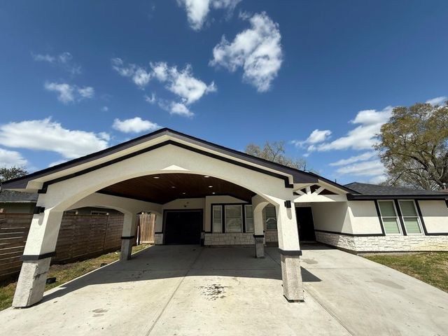 5715 Belarbor Street, Houston, TX 77033