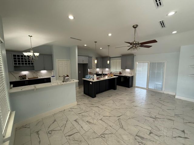 5715 Belarbor Street, Houston, TX 77033