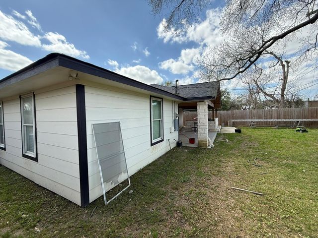 5715 Belarbor Street, Houston, TX 77033