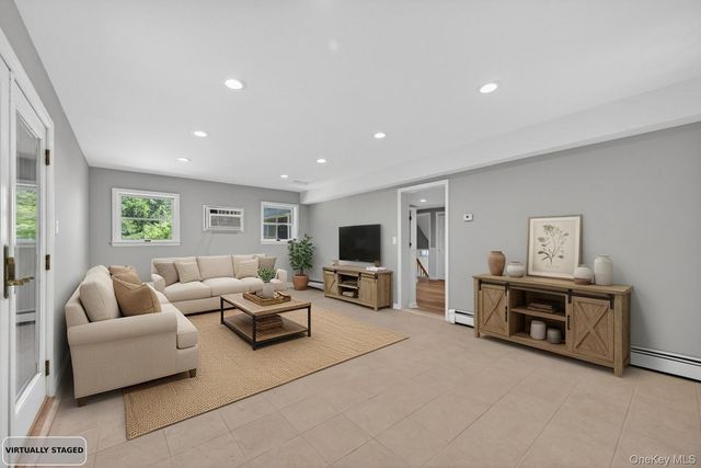 21 Gay Lore Drive, Huntington, NY 11743