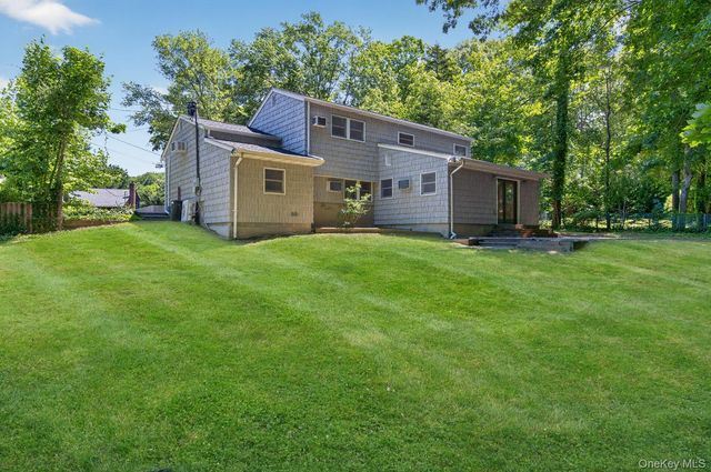 21 Gay Lore Drive, Huntington, NY 11743