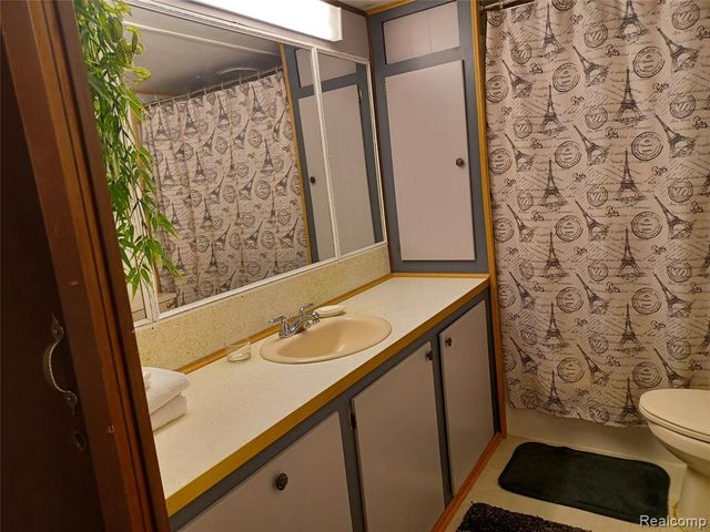 2099 Mary Ann, Troy, MI 48083