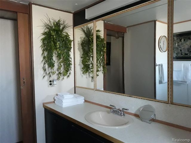 2099 Mary Ann, Troy, MI 48083