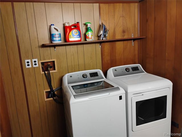 2099 Mary Ann, Troy, MI 48083