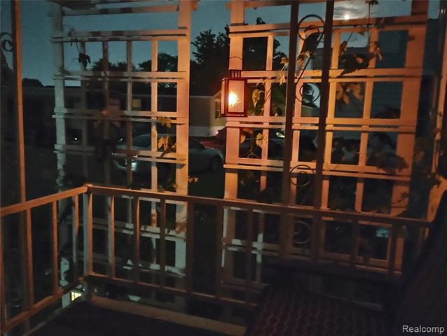 2099 Mary Ann, Troy, MI 48083