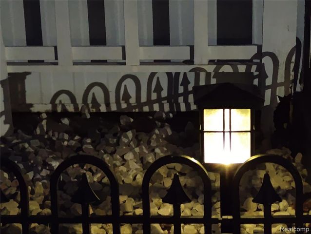 2099 Mary Ann, Troy, MI 48083