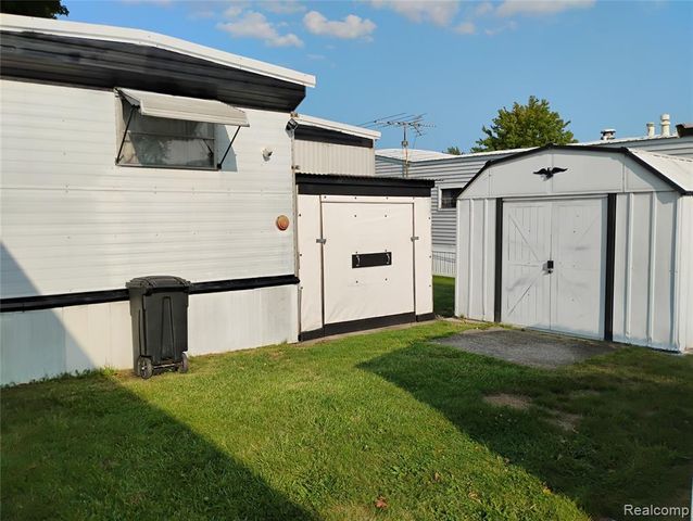 2099 Mary Ann, Troy, MI 48083