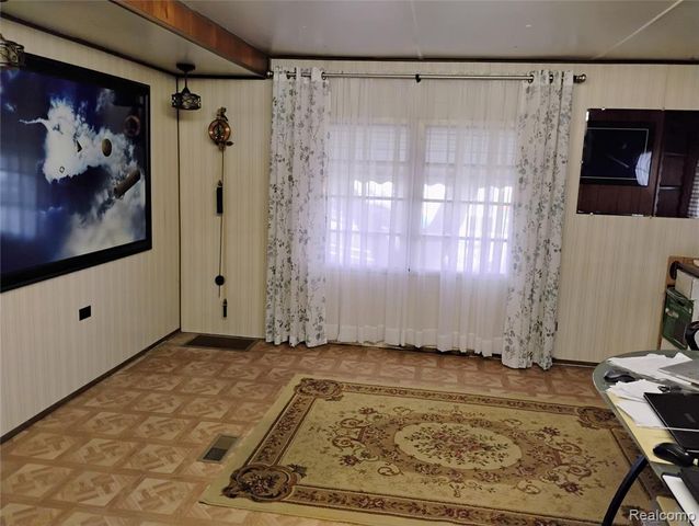 2099 Mary Ann, Troy, MI 48083