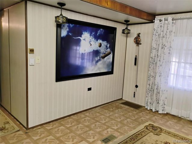 2099 Mary Ann, Troy, MI 48083