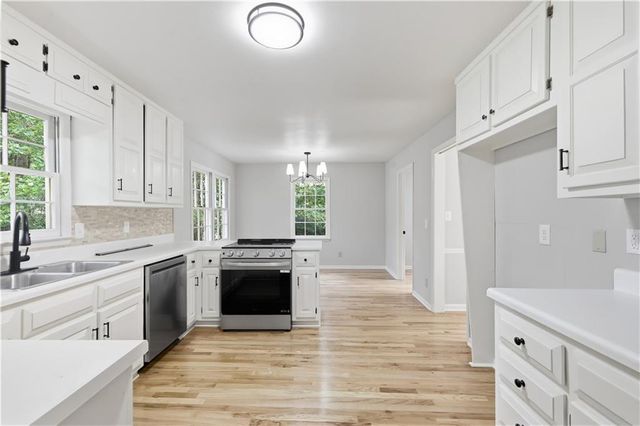 2706 Lillie Lake Drive SW, Marietta, GA 30064