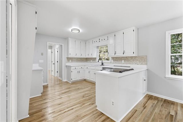 2706 Lillie Lake Drive SW, Marietta, GA 30064