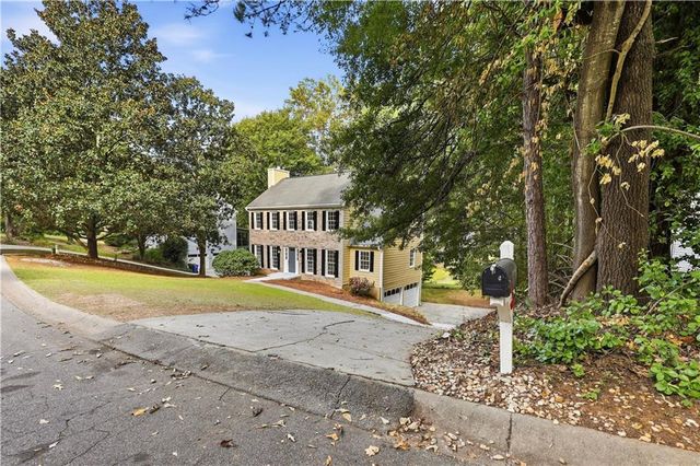 2706 Lillie Lake Drive SW, Marietta, GA 30064