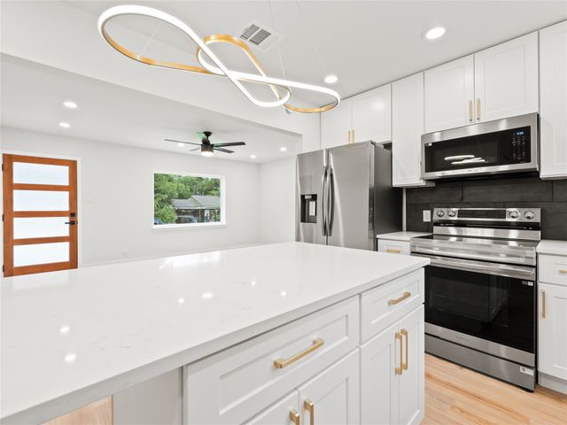610 Dogwood Trail, Dallas, TX 75224