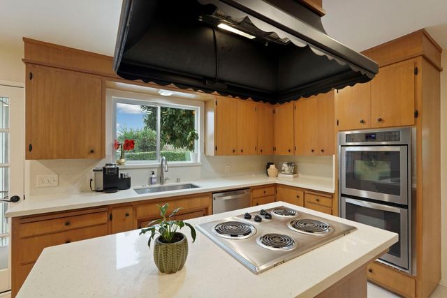 4140 Oakridge Way, Stockton, CA 95204