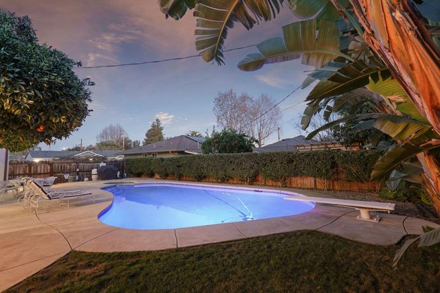 4140 Oakridge Way, Stockton, CA 95204