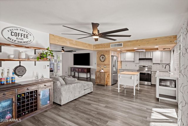 10443 W BUTLER Drive, Peoria, AZ 85345