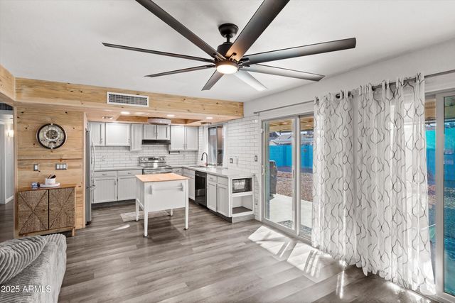 10443 W BUTLER Drive, Peoria, AZ 85345