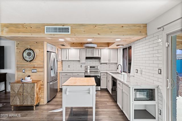 10443 W BUTLER Drive, Peoria, AZ 85345