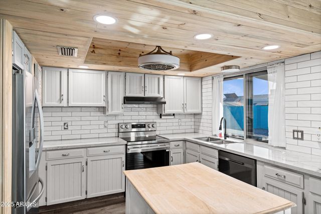 10443 W BUTLER Drive, Peoria, AZ 85345