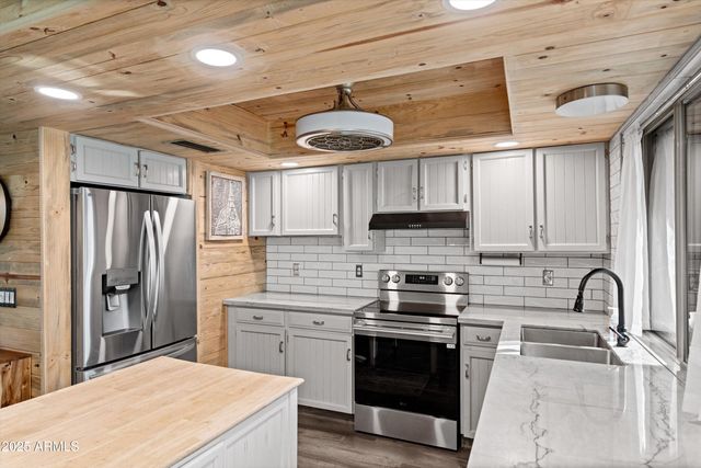 10443 W BUTLER Drive, Peoria, AZ 85345