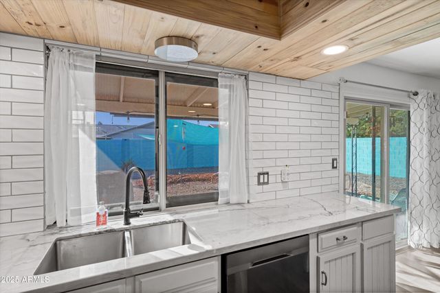 10443 W BUTLER Drive, Peoria, AZ 85345