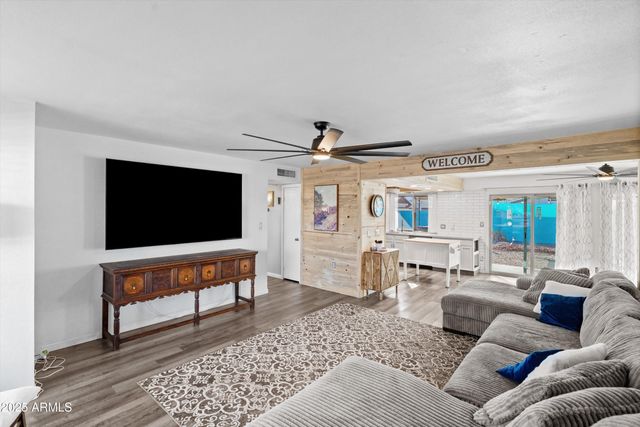 10443 W BUTLER Drive, Peoria, AZ 85345