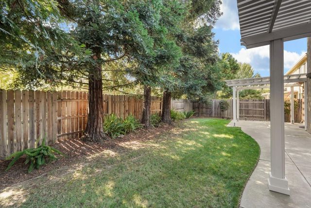 2616 Ponderosa Dr, Lodi, CA 95242